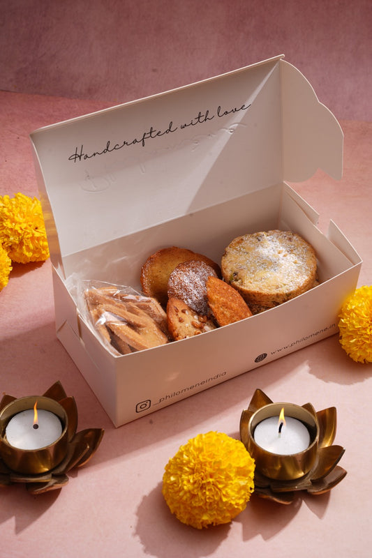 Assorted Madeleine & Cookie Box